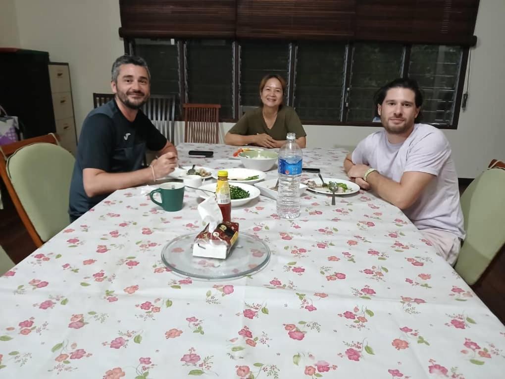 Mulu Tribal Homestay מראה חיצוני תמונה