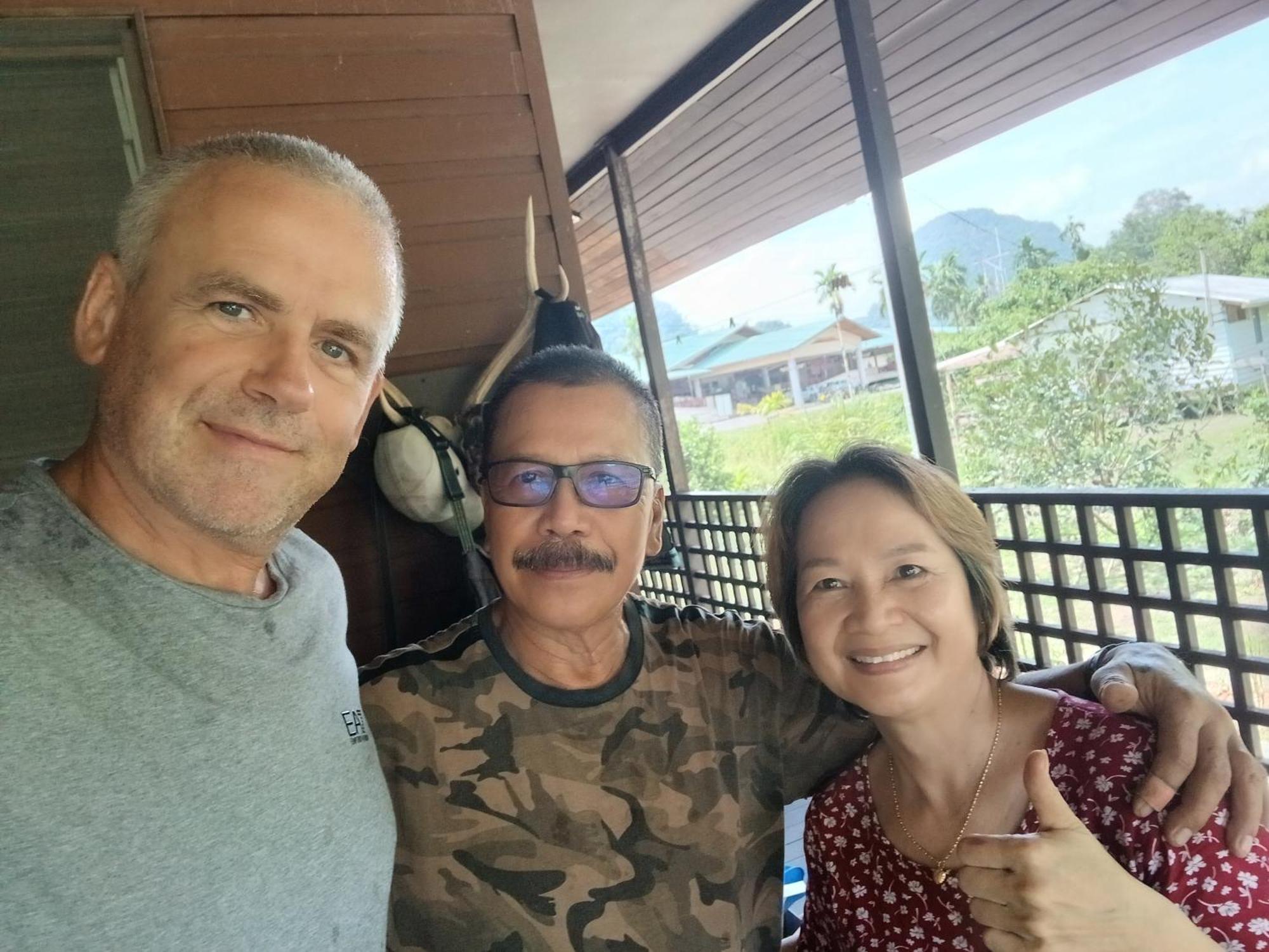 Mulu Tribal Homestay מראה חיצוני תמונה
