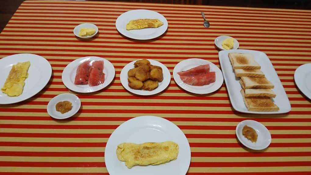 Mulu Tribal Homestay מראה חיצוני תמונה