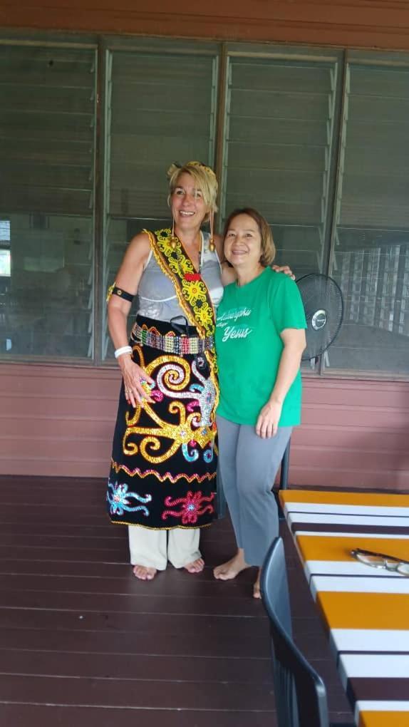 Mulu Tribal Homestay מראה חיצוני תמונה