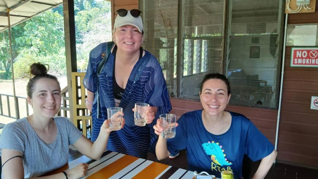 Mulu Tribal Homestay מראה חיצוני תמונה